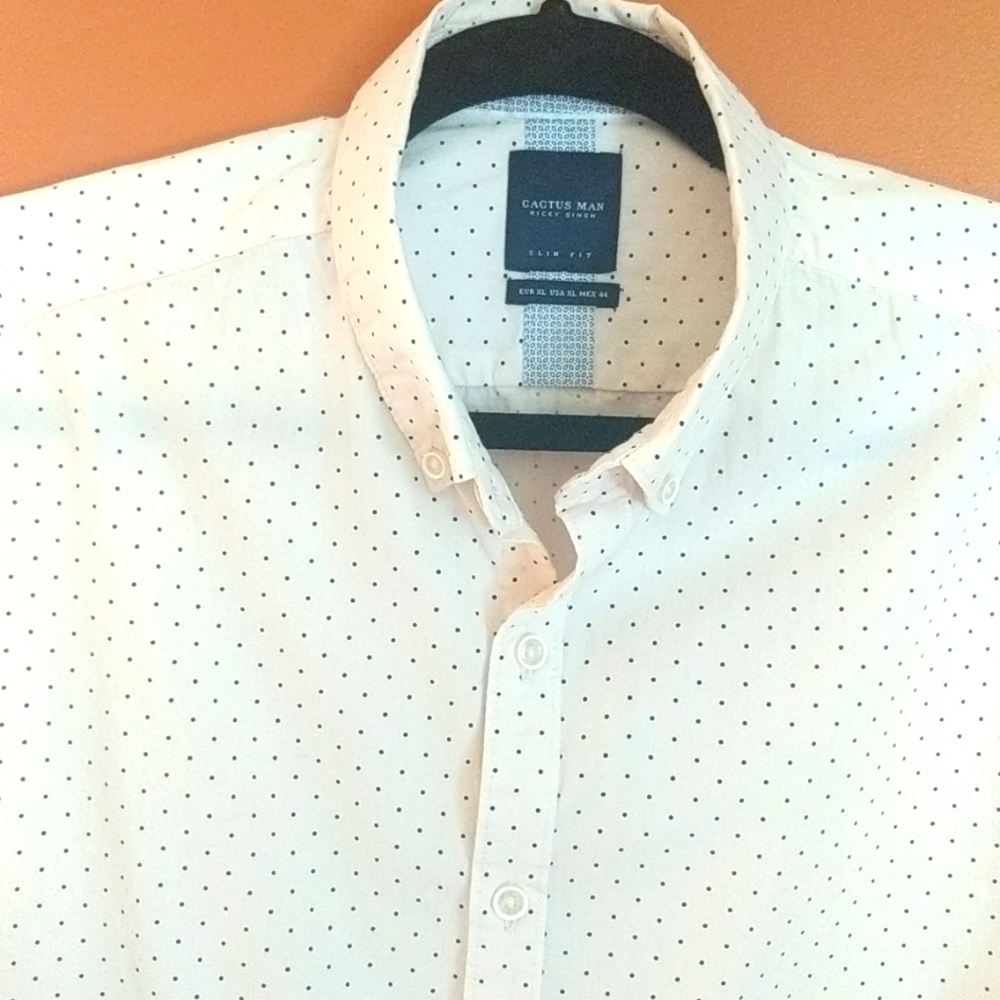 Men's Cactus Man XL pale pink polkadot short-sleeve button down shirt